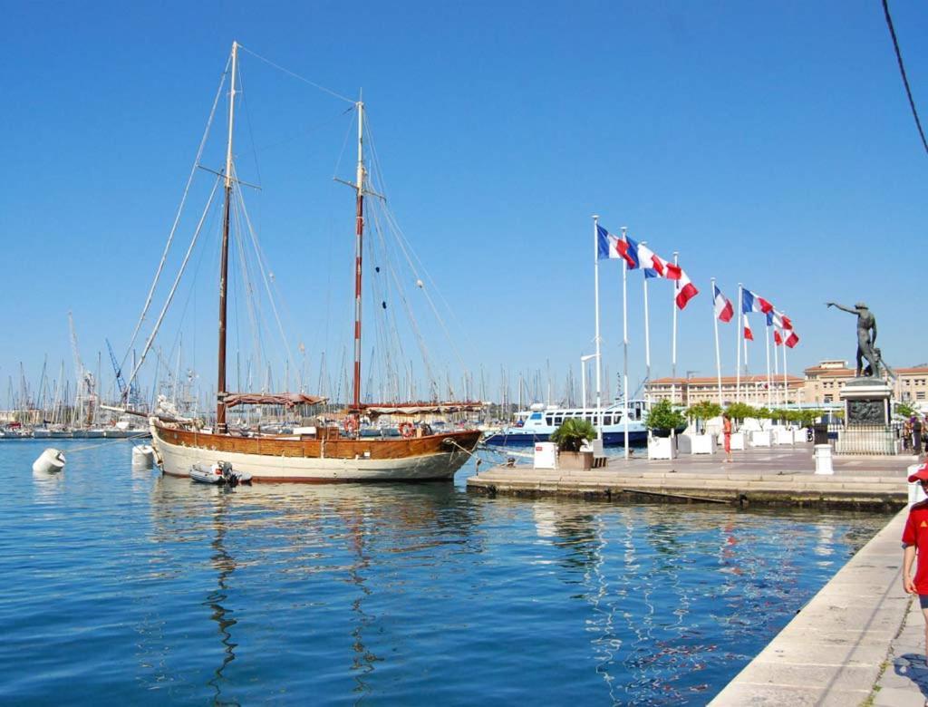 Charmant T2 Climatise Proche Du Centre Et Des Commerces - Gare A 15 Minutes Toulon Kültér fotó